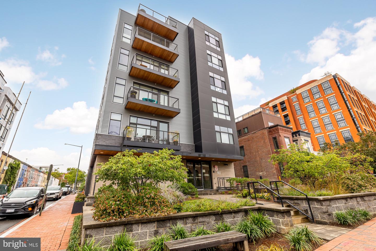 911 2nd Street NE #401, Washington