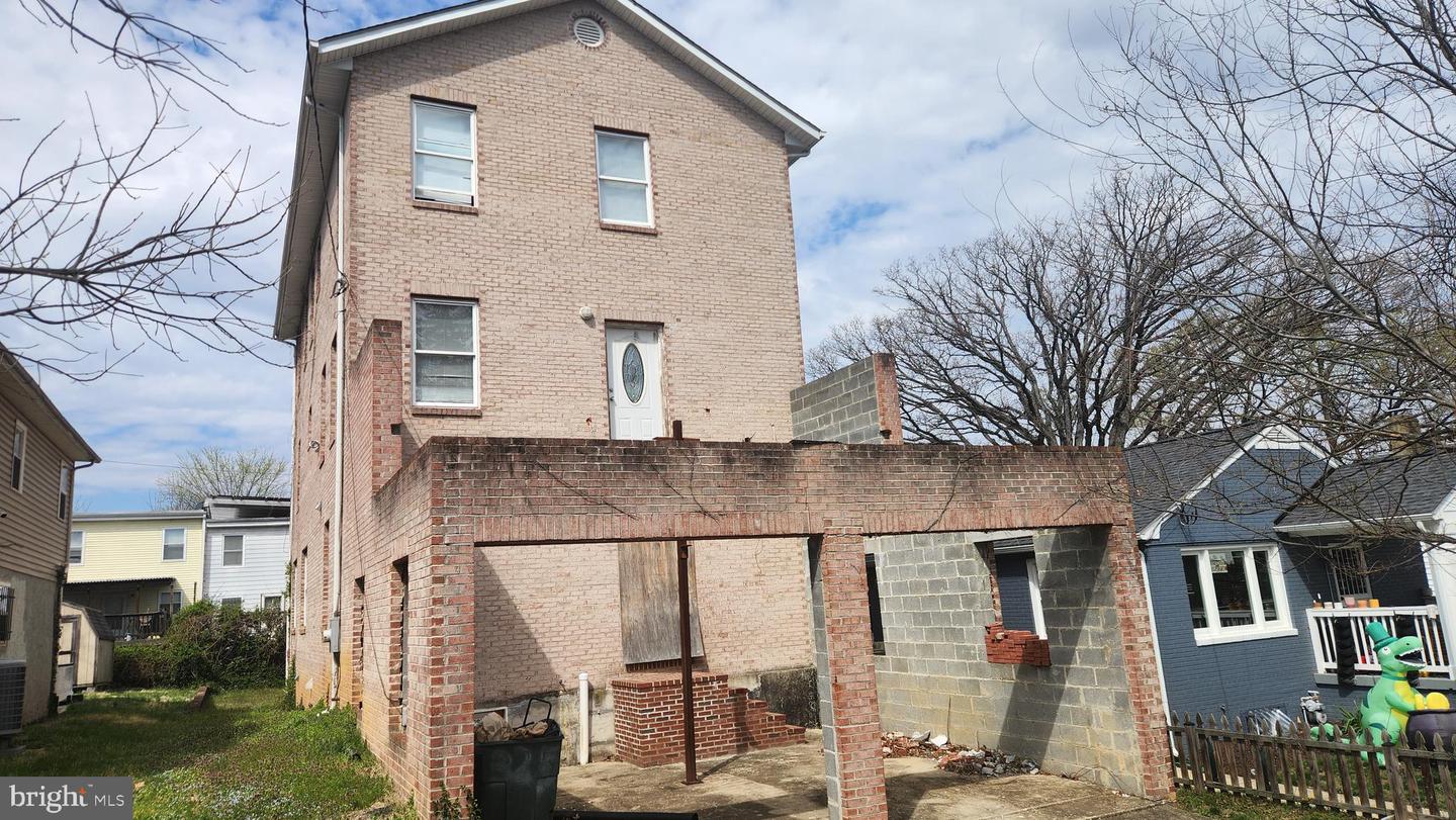 256 57th Street NE