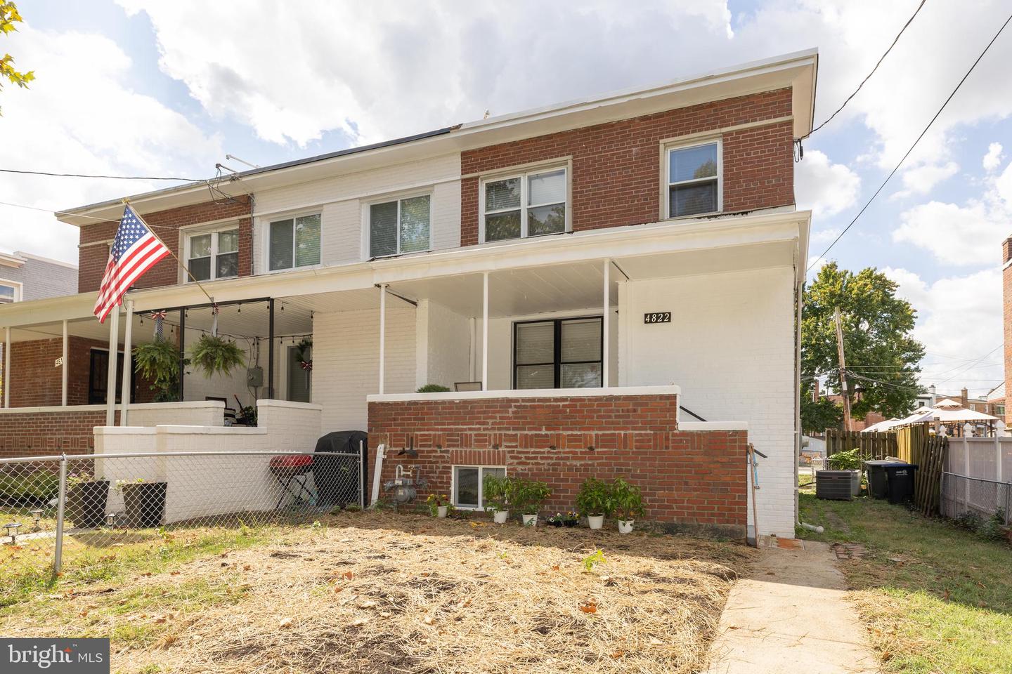 4822 South Dakota Avenue NE, Washington