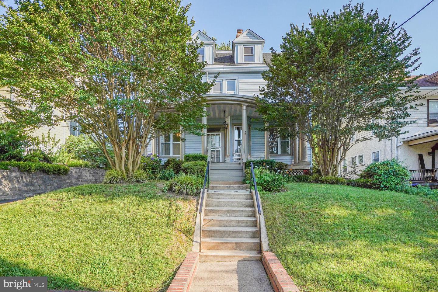 1033 Newton Street NE, Washington