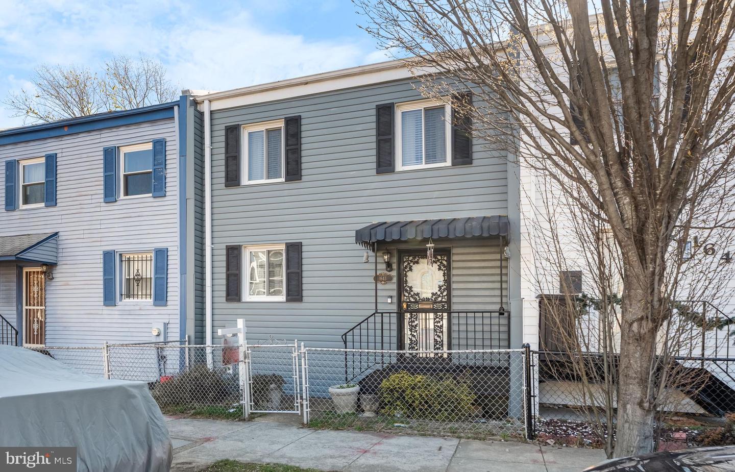 1643 11th Place NE, Washington