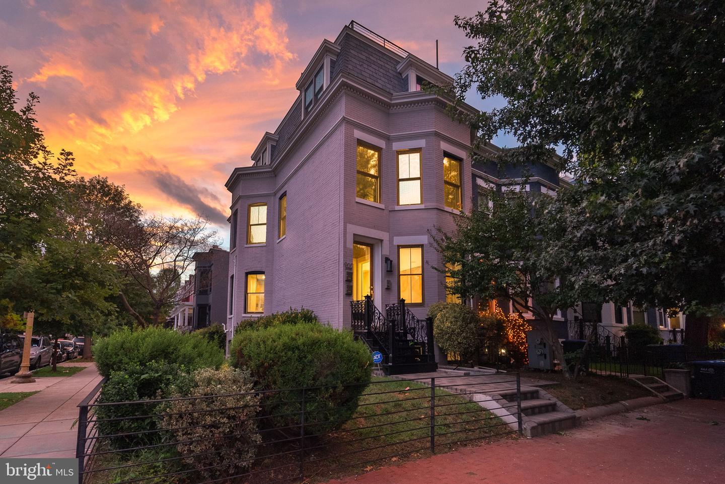 900 11th Street NE #1, Washington