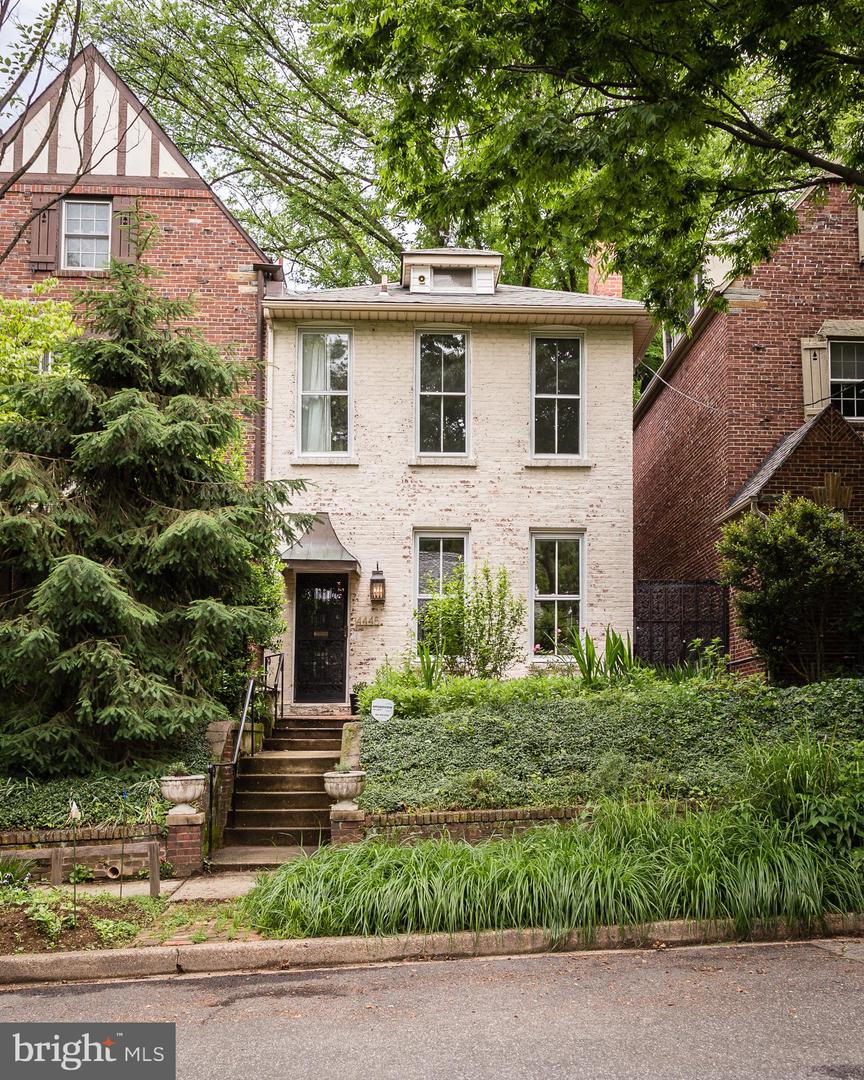 4445 Volta Place NW, Washington