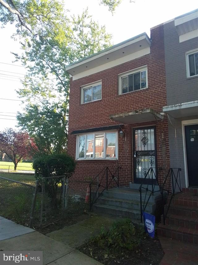 5047 13th Street NE