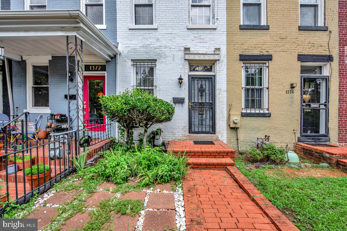 1374 C Street NE, Washington