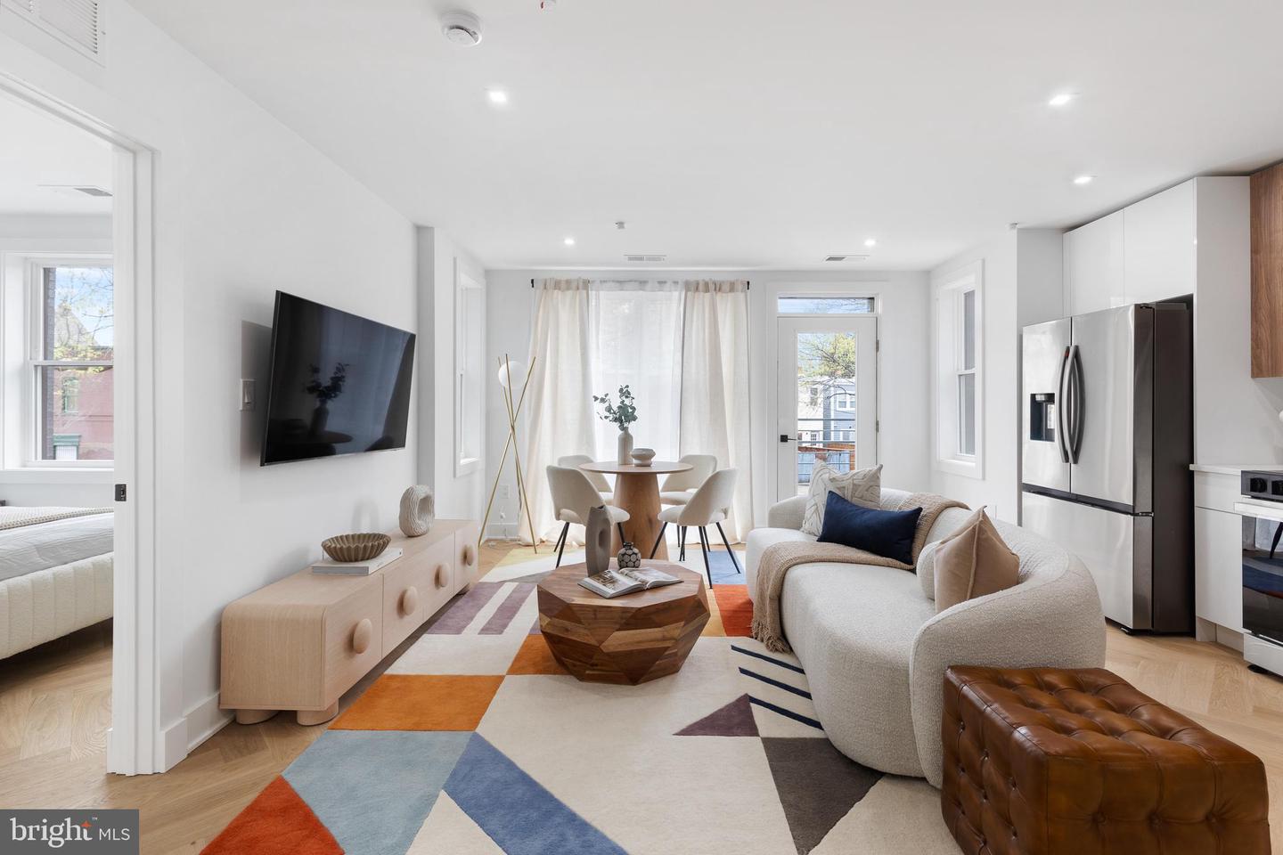 1124 Florida NE #208, Washington