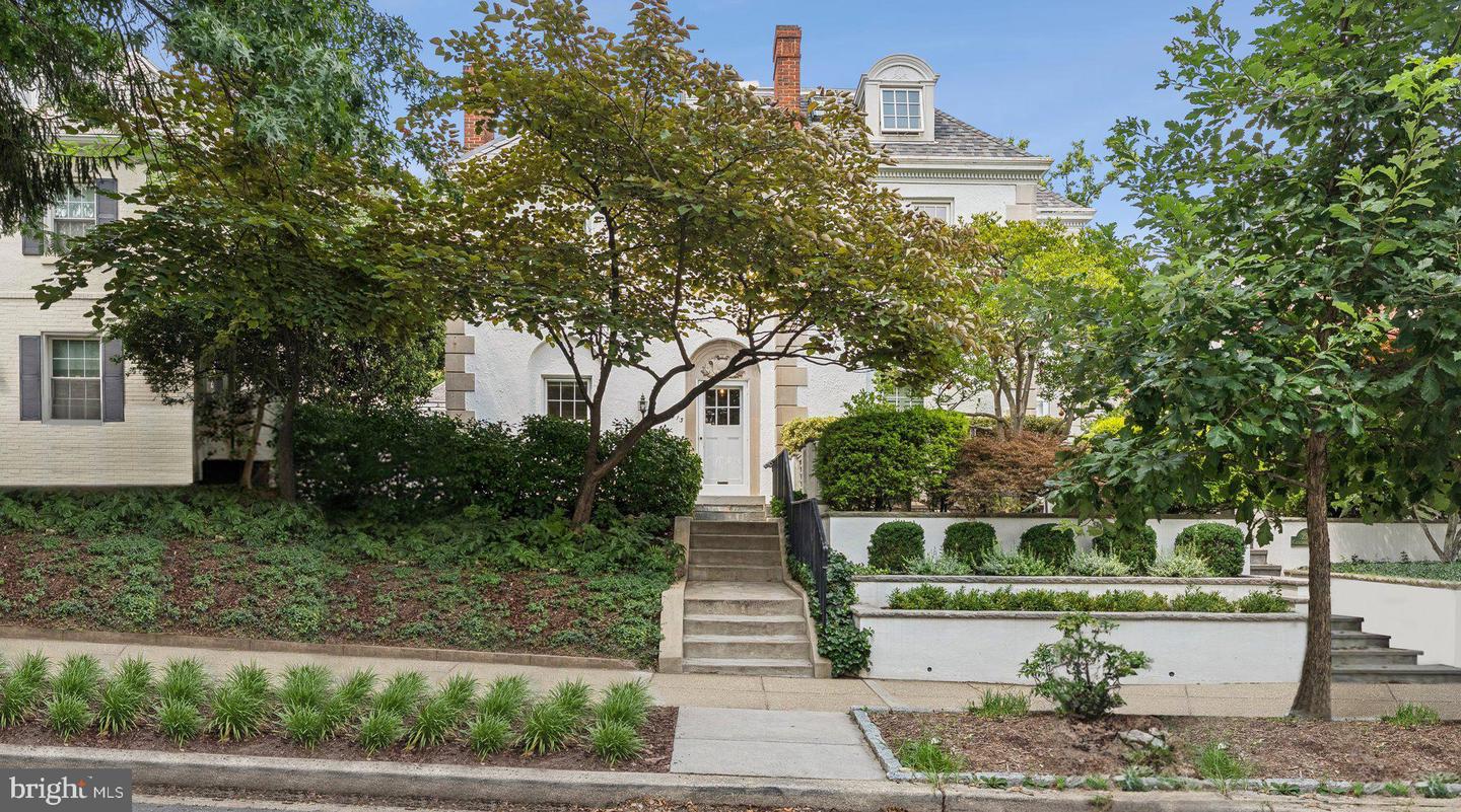 2913 Cathedral Avenue NW, Washington