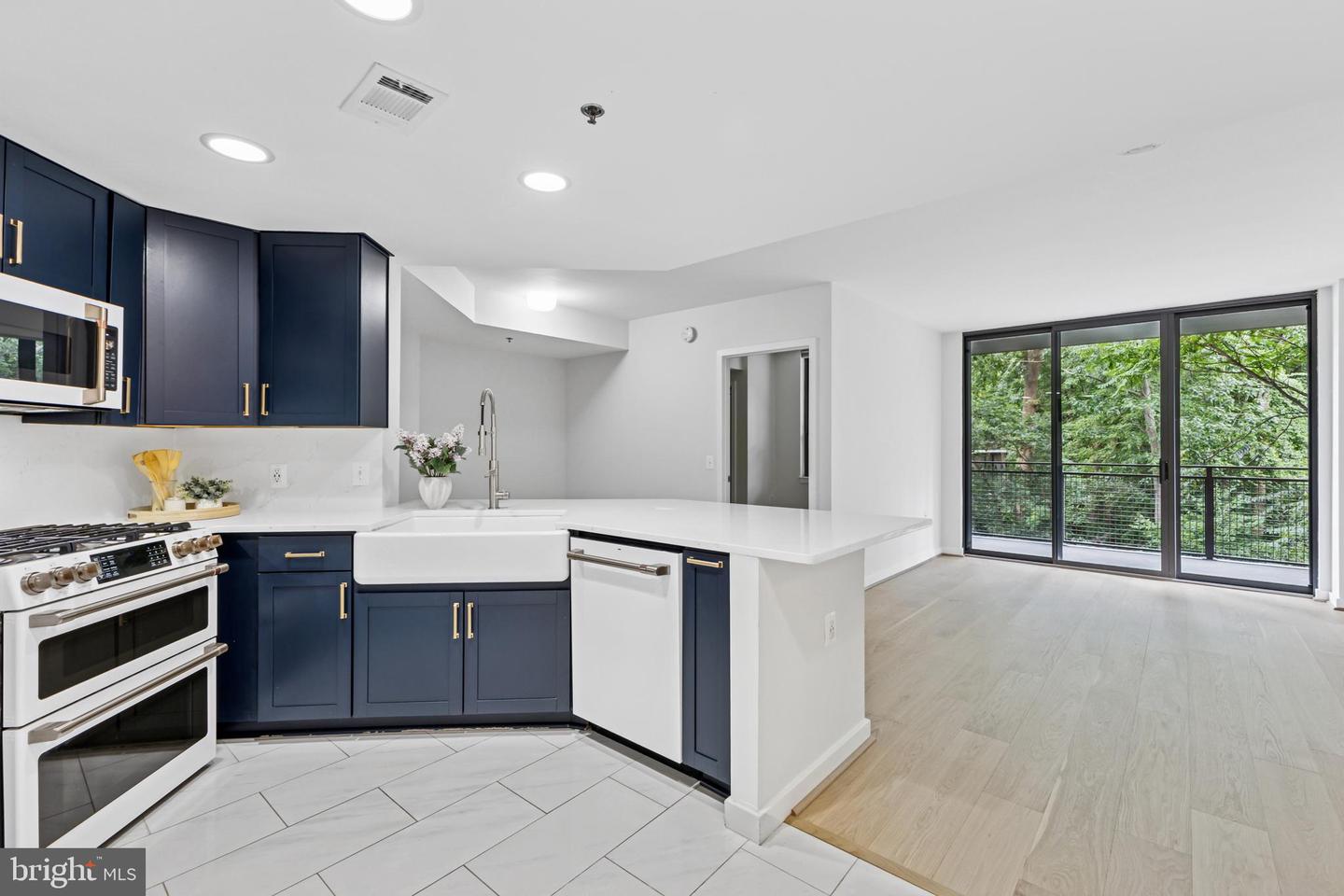 3883 Connecticut Avenue NW #313, Washington