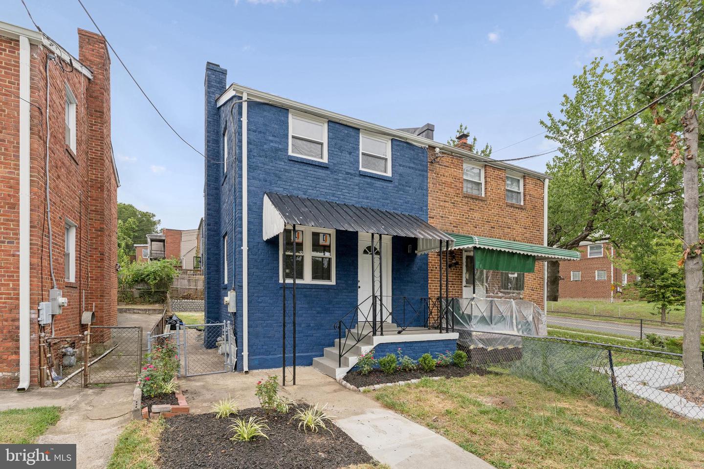 24 55th Street NE