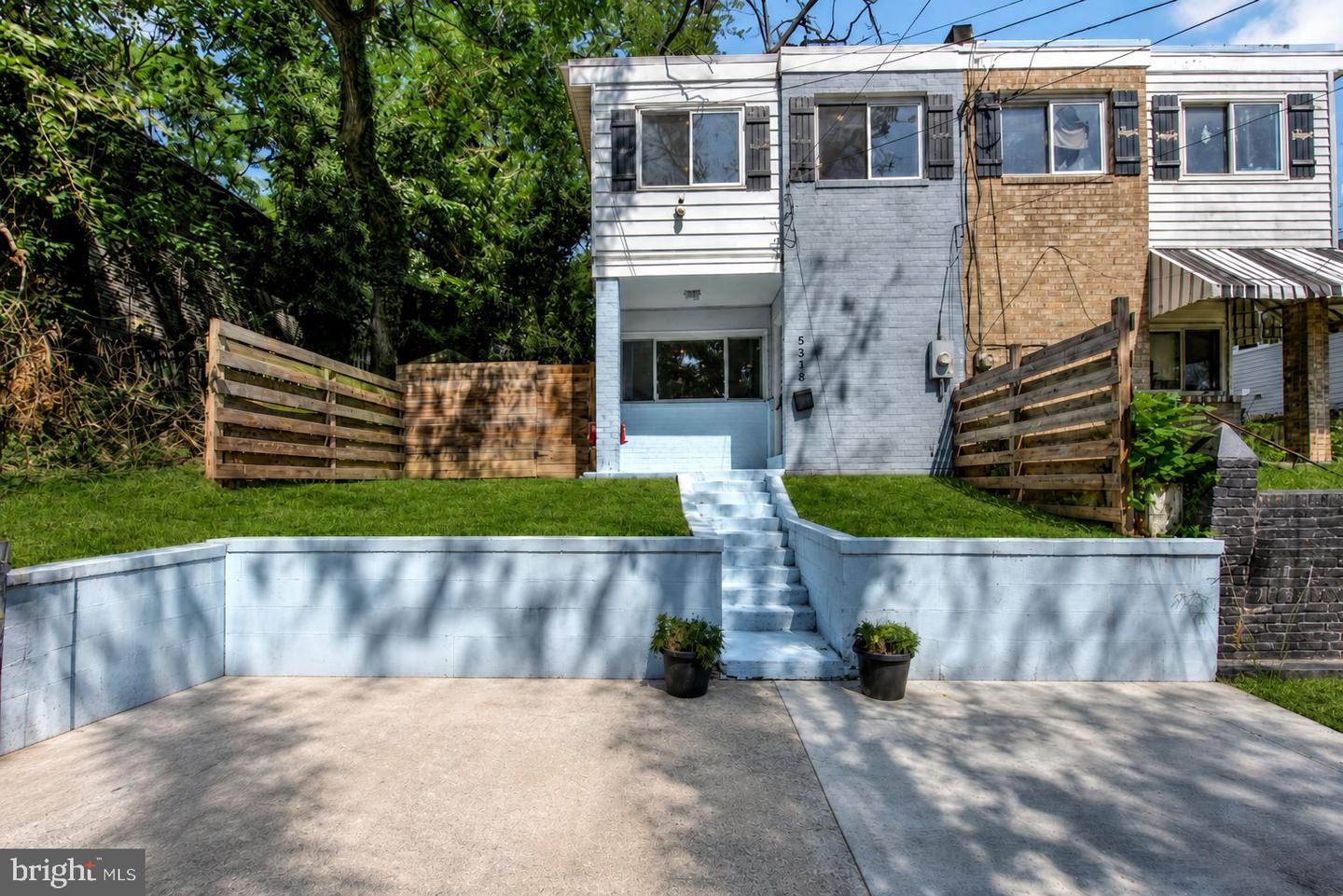 5318 Jay Street NE