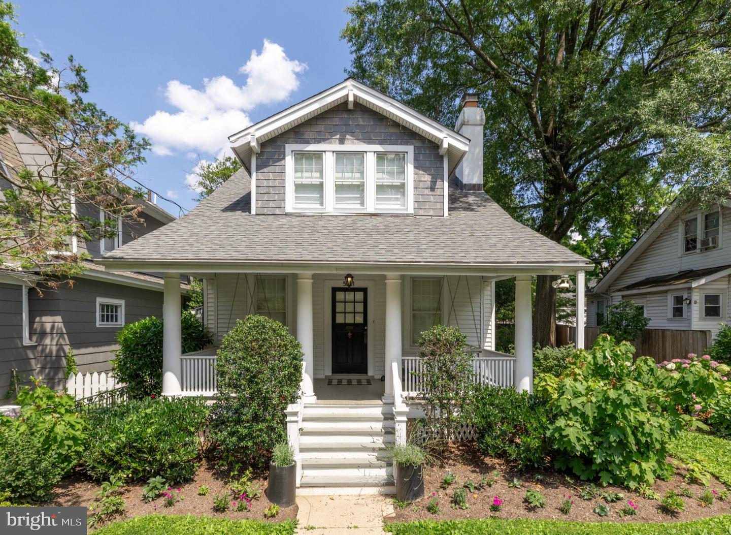 5221 42nd Street NW, Washington