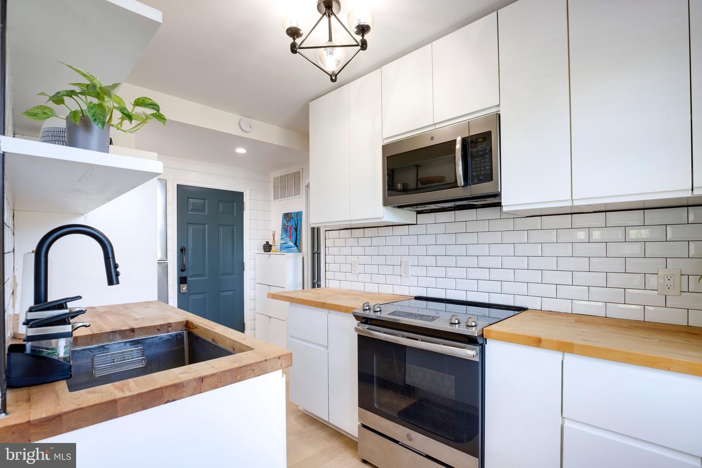 2625 3rd Street NE #203, Washington