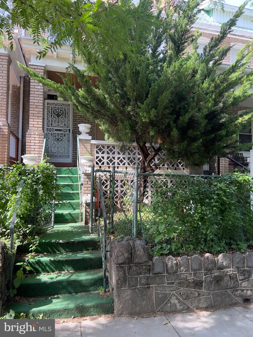 1418 E Street NE, Washington