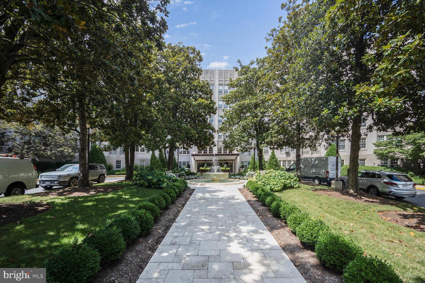 2737 Devonshire Place NW #418, Washington