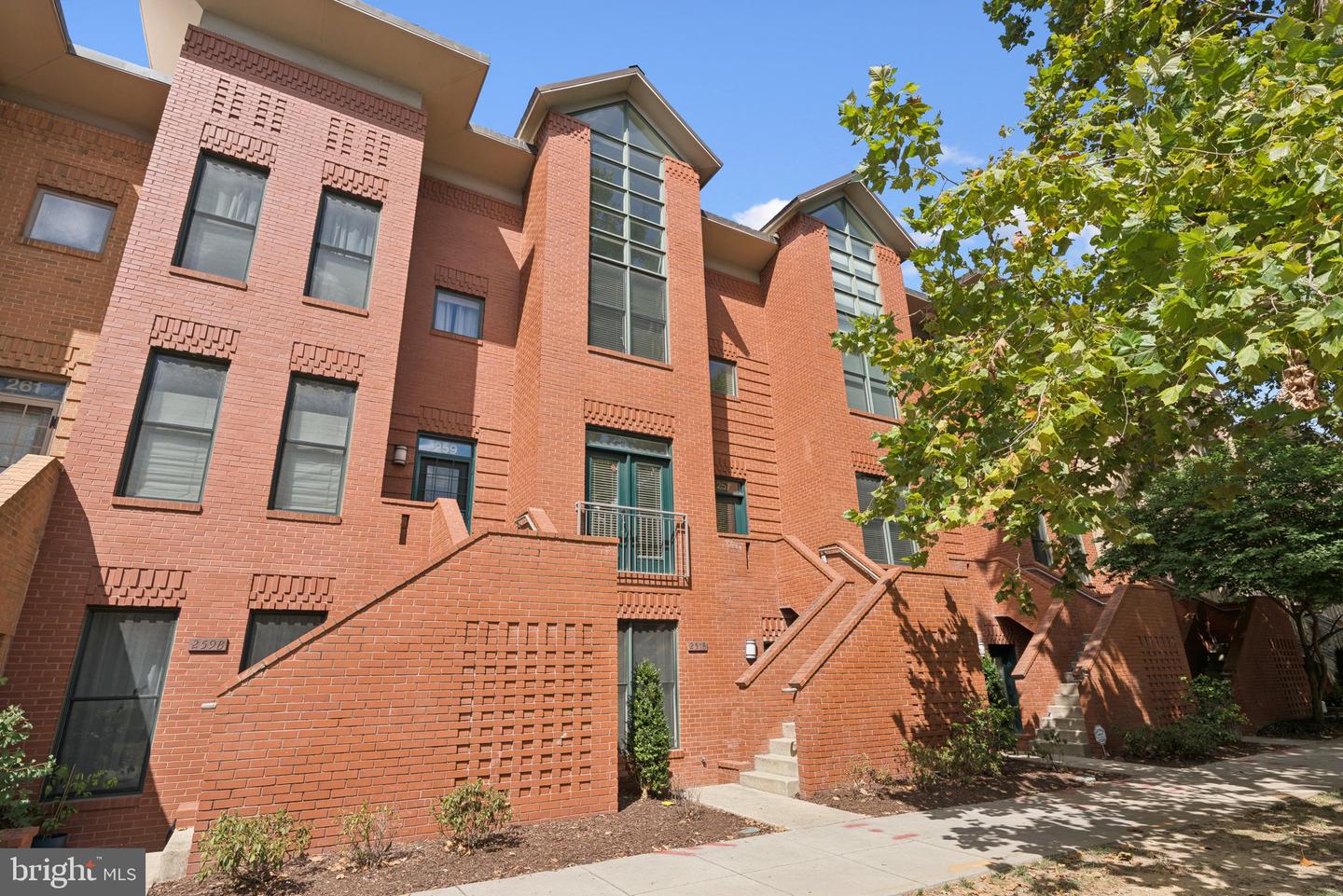 257 14th Street SE #a, Washington