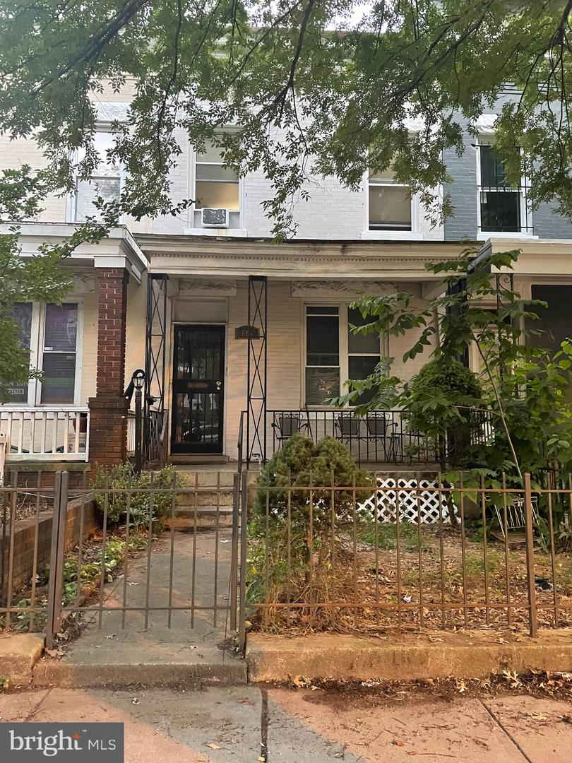 604 Irving Street NW
