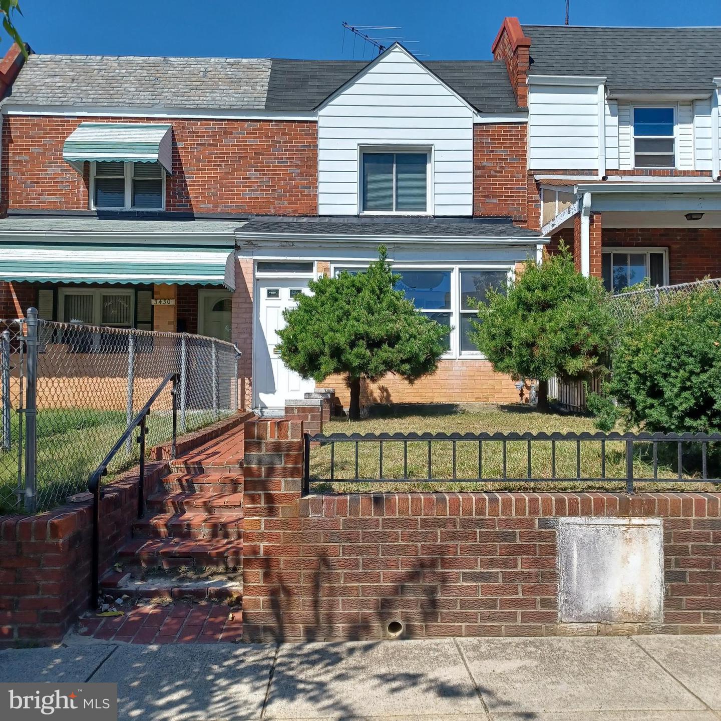 3432 Dix Street NE, Washington
