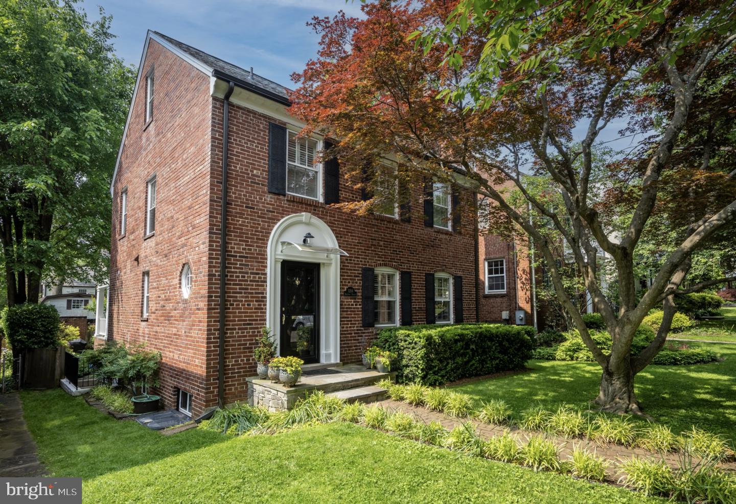 3218 Quesada Street NW, Washington