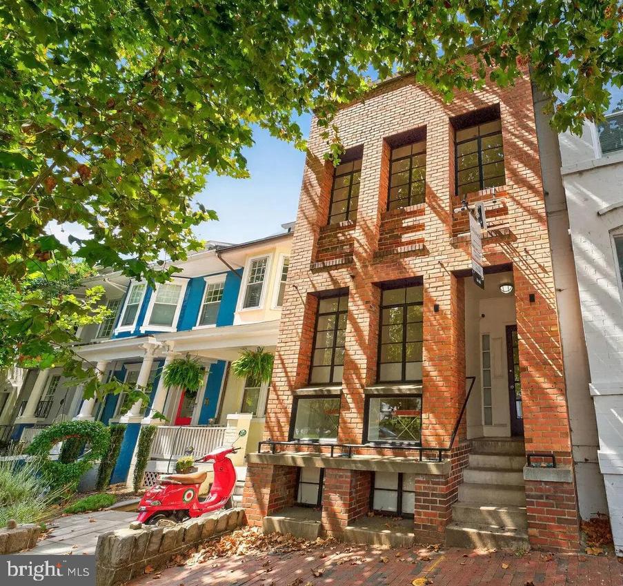 1656 33rd Street NW, Washington
