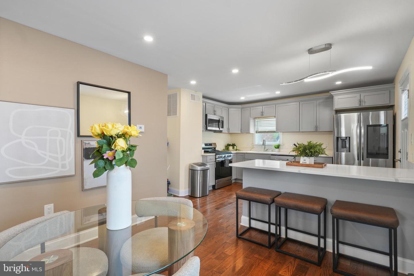5077 Just Street NE, Washington
