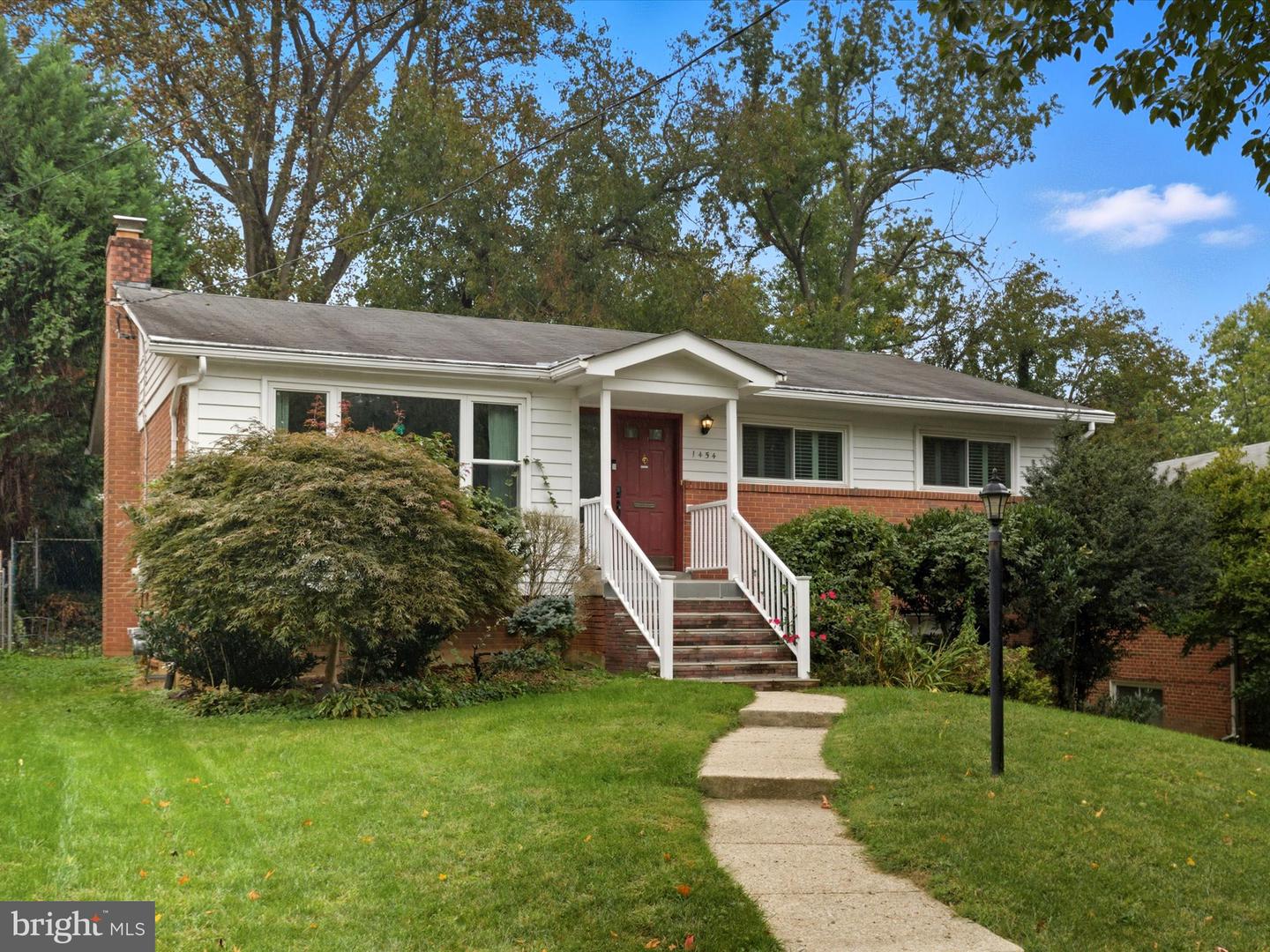 1454 Roxanna Road NW, Washington