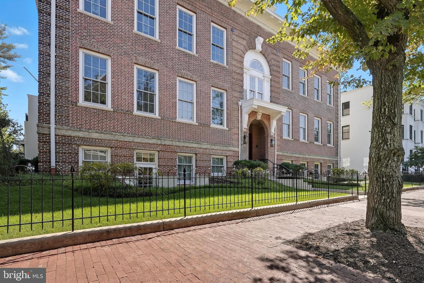 901 D Street NE #207, Washington