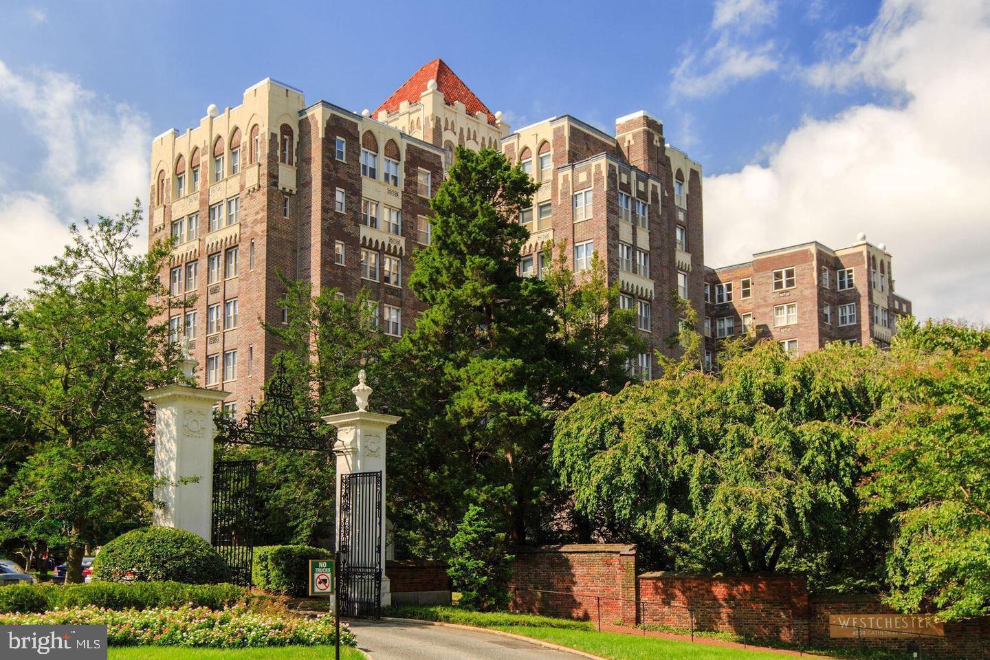 4000 Cathedral Avenue NW #208b