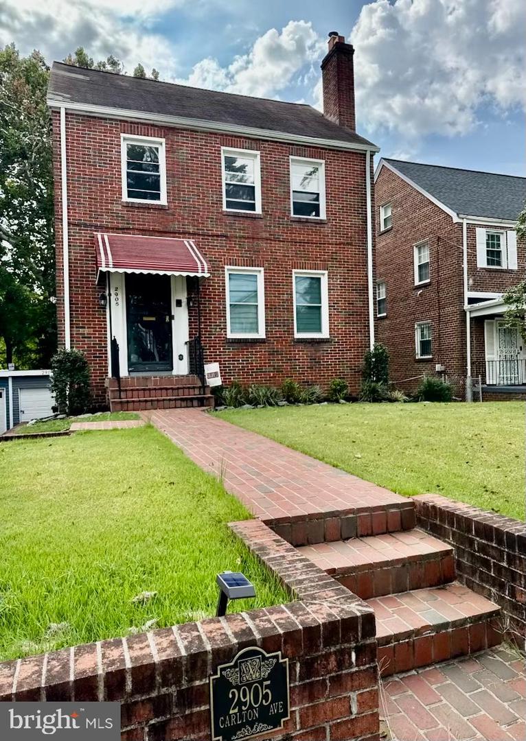 2905 Carlton Avenue NE, Washington