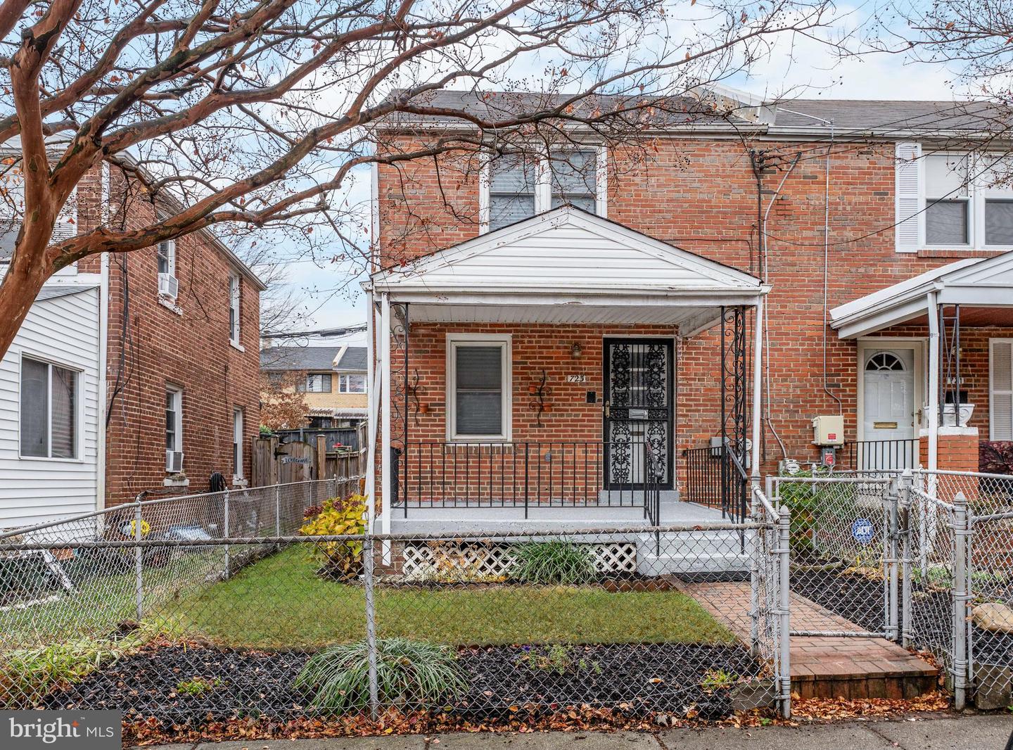 723 Emerson Street NE, Washington