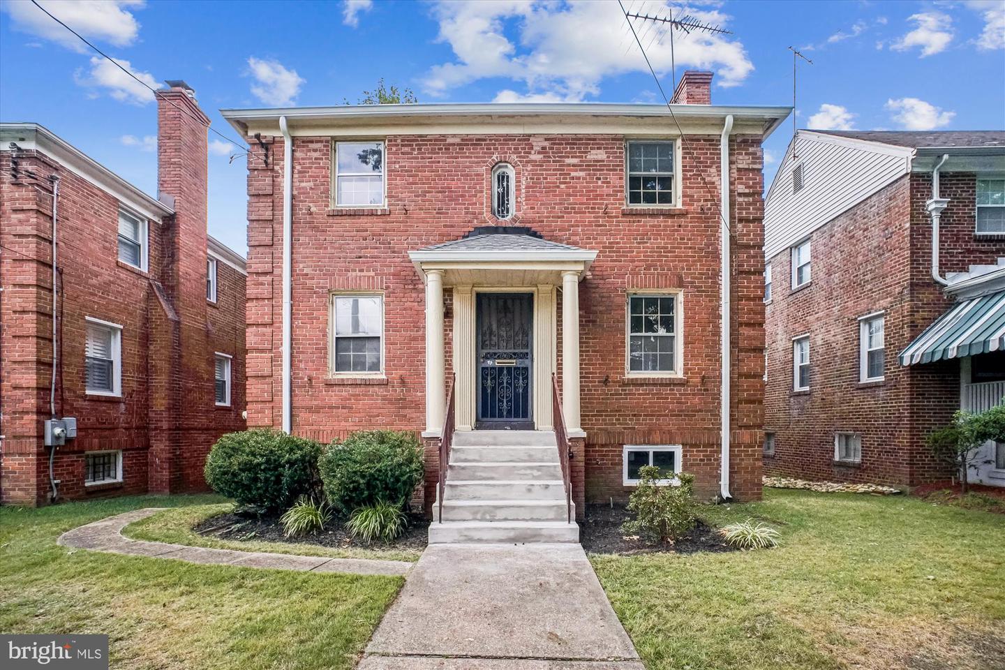 1739 Allison Street NE, Washington