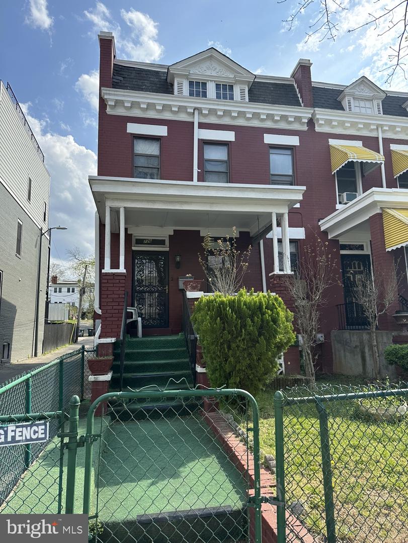 726 Taylor Street NW, Washington