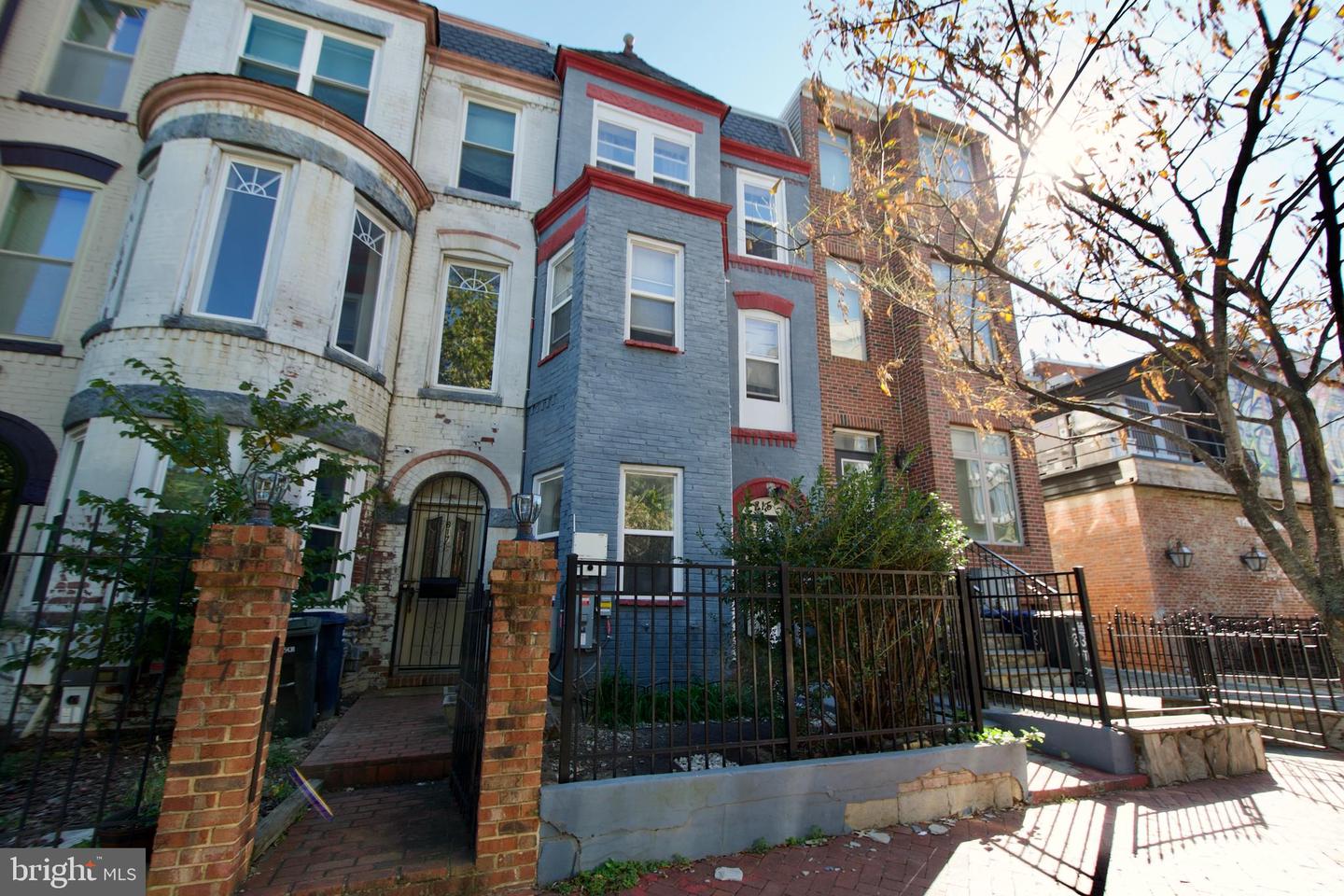 815 4th Street NE, Washington