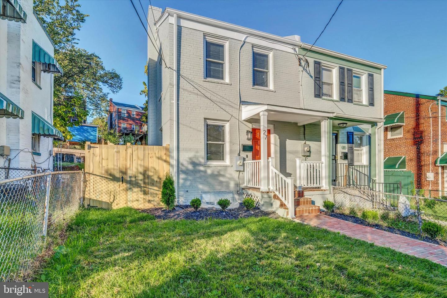27 47th Street SE, Washington