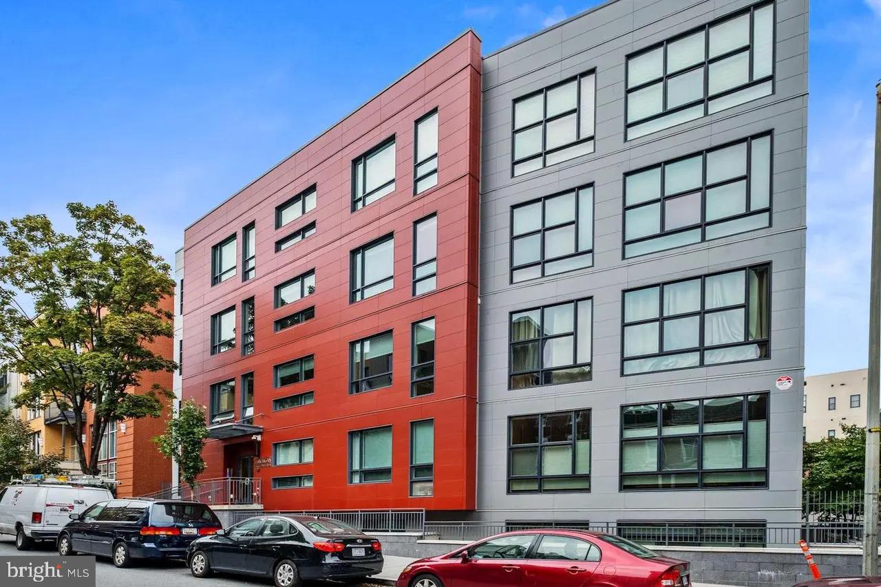 2337 Champlain Street NW #104