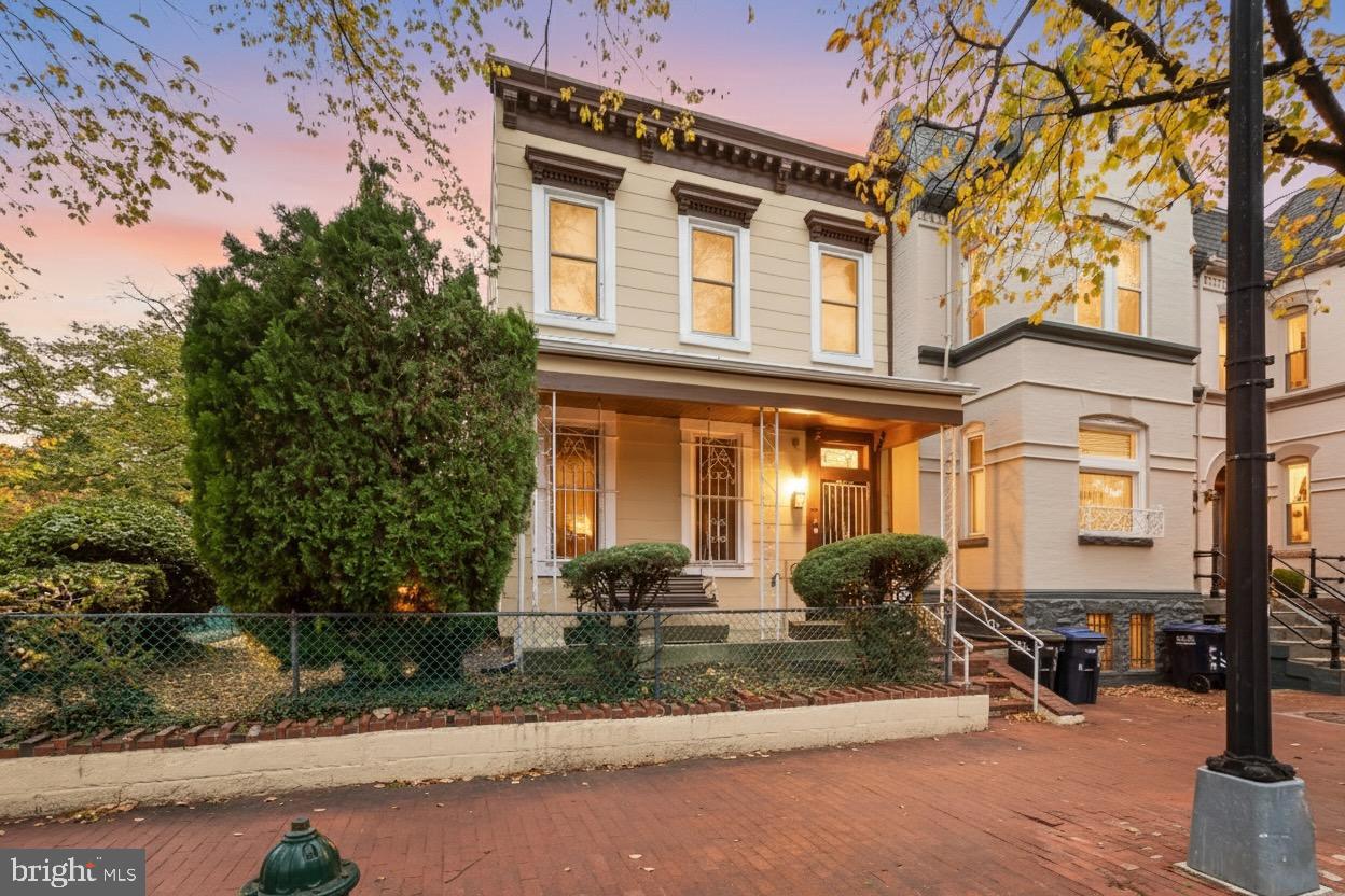 351 11th Street SE, Washington