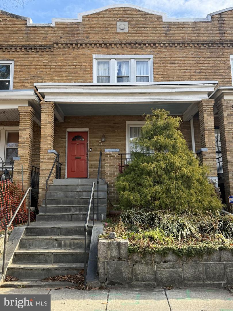 5 Sherman Circle NW