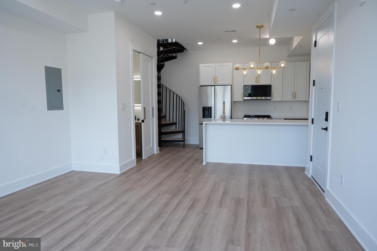 2105 M Street NE #12