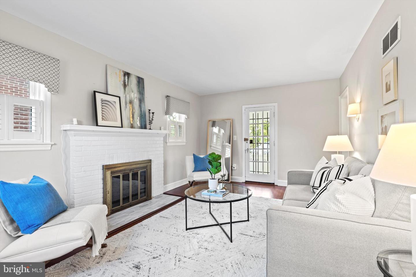 6118 Sligo Mill Road NE, Washington