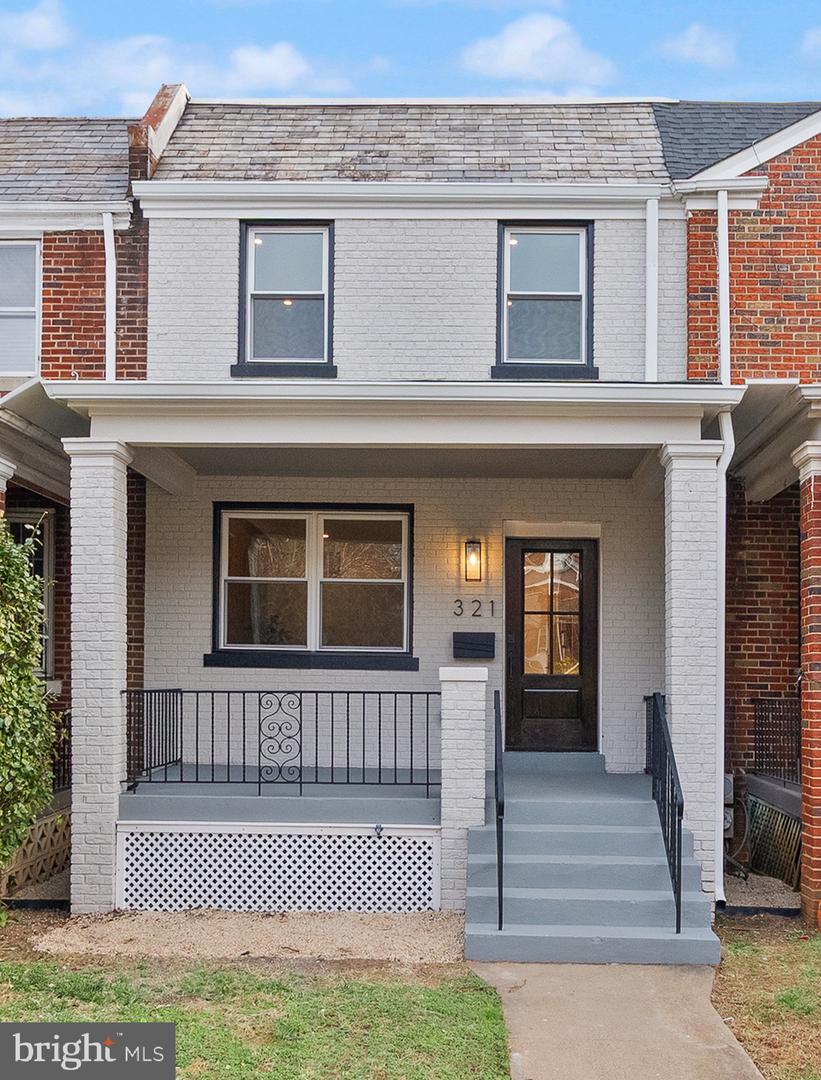 321 16th Street NE, Washington