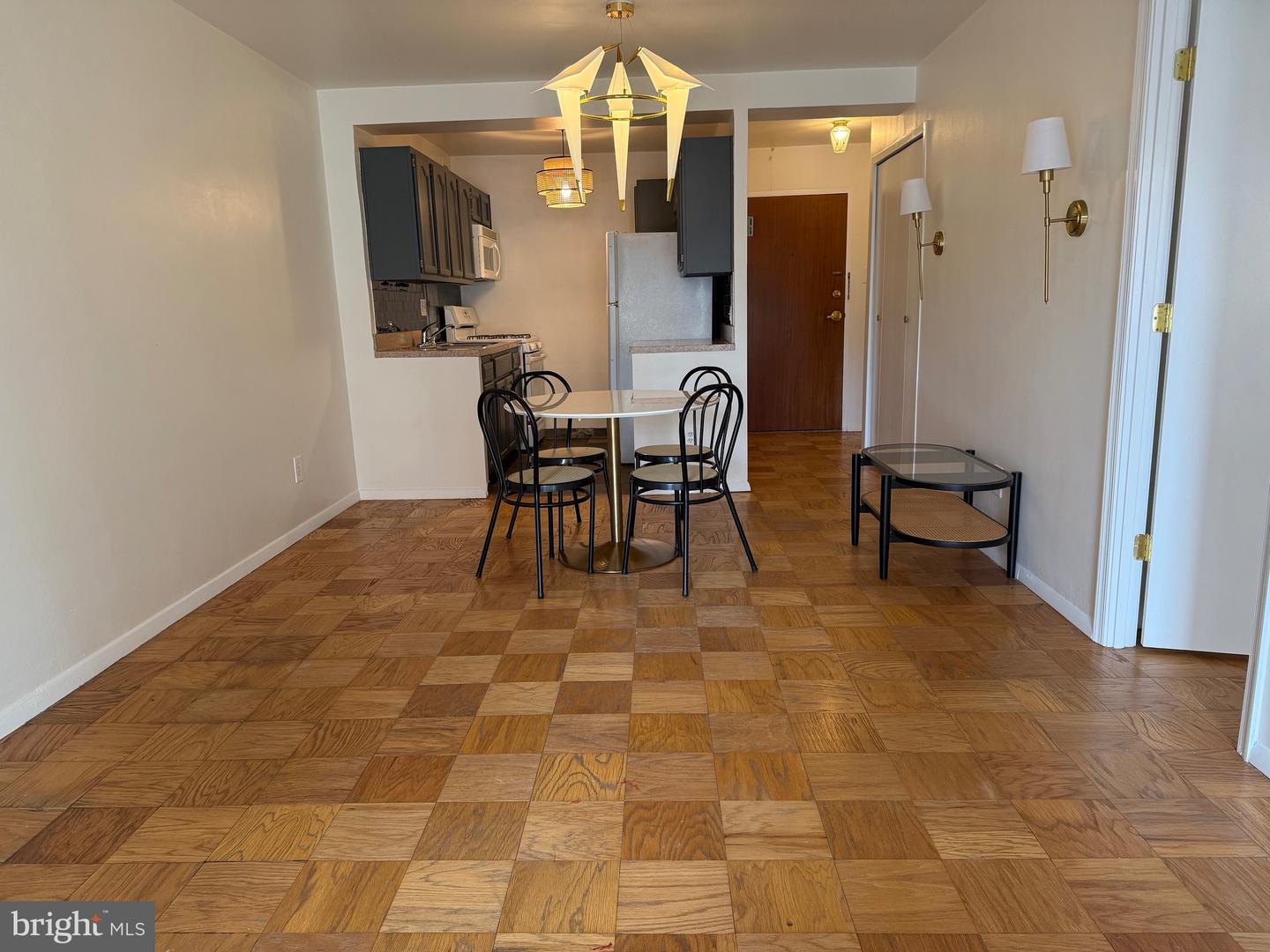 730 24th Street NW #208
