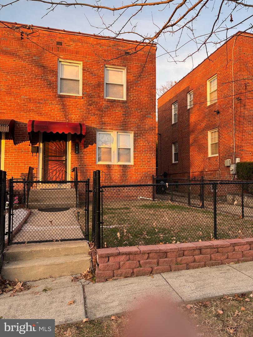 1808 Morris Road SE