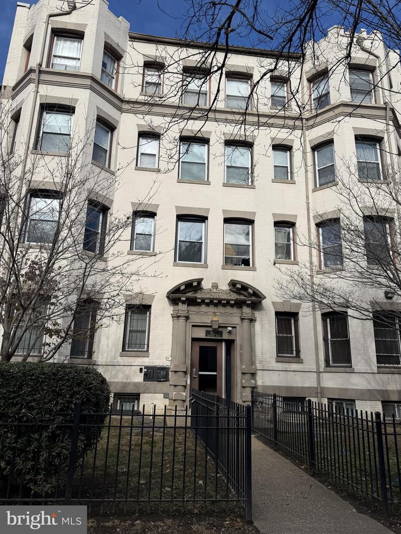 1421 Columbia Road NW #204