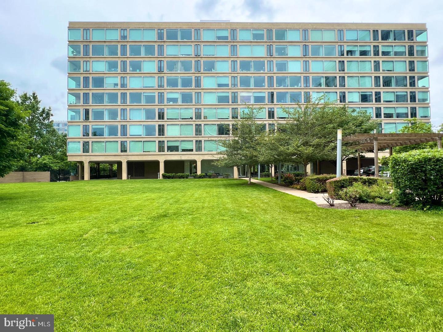 1101 3rd Street SW #610, Washington
