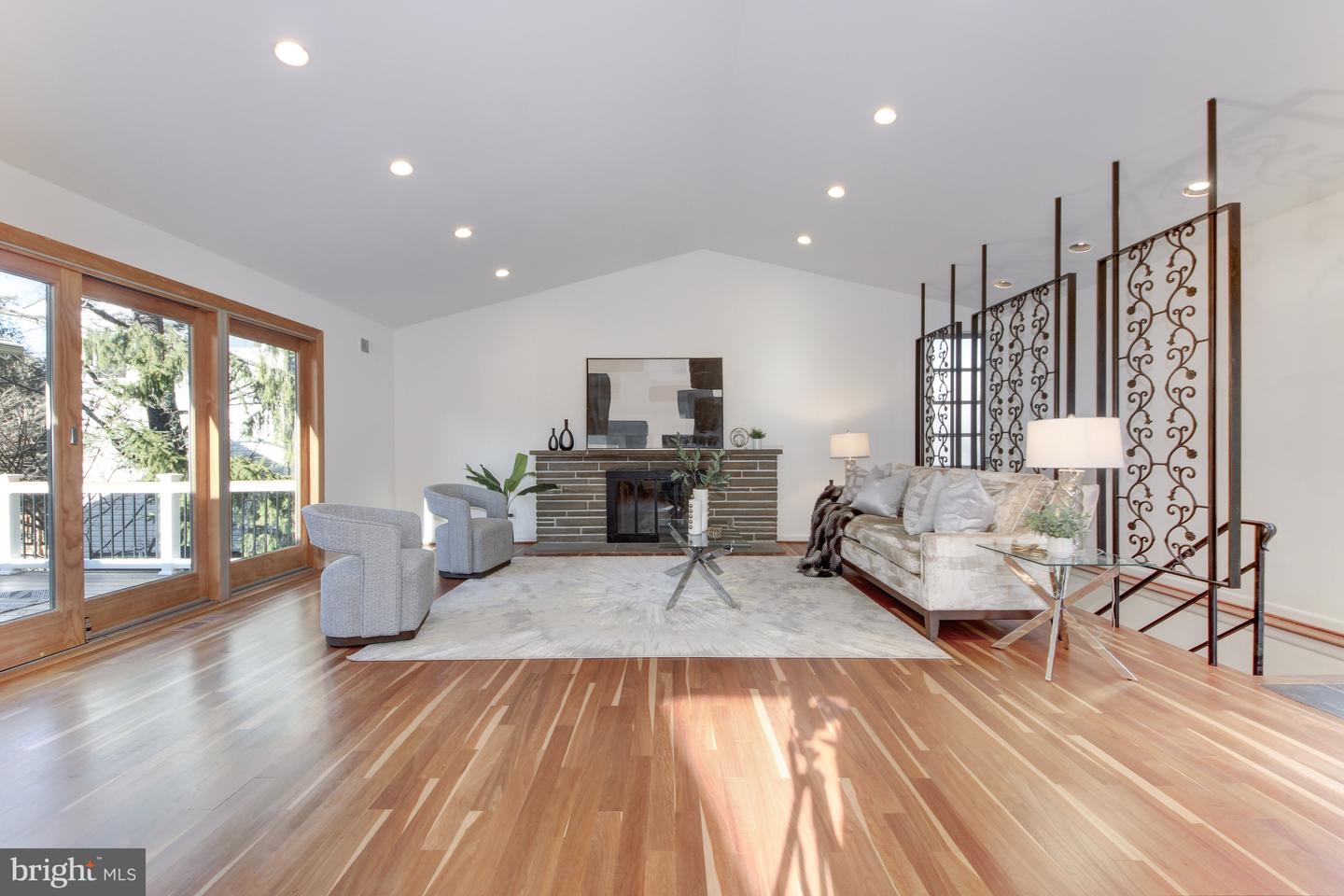 5814 Macarthur Boulevard NW, Washington
