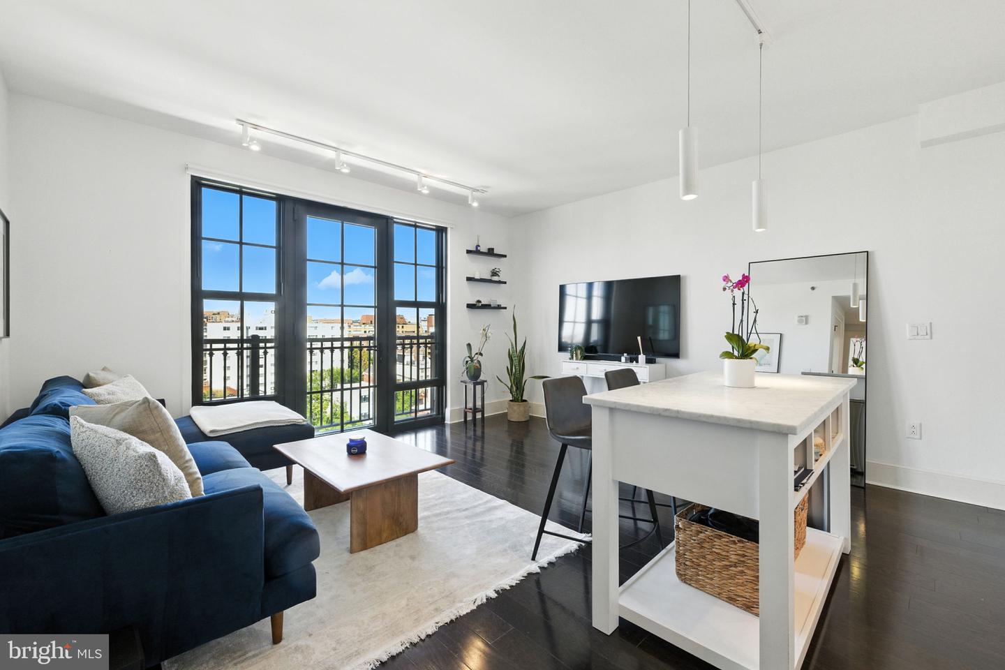 1011 M Street NW #901