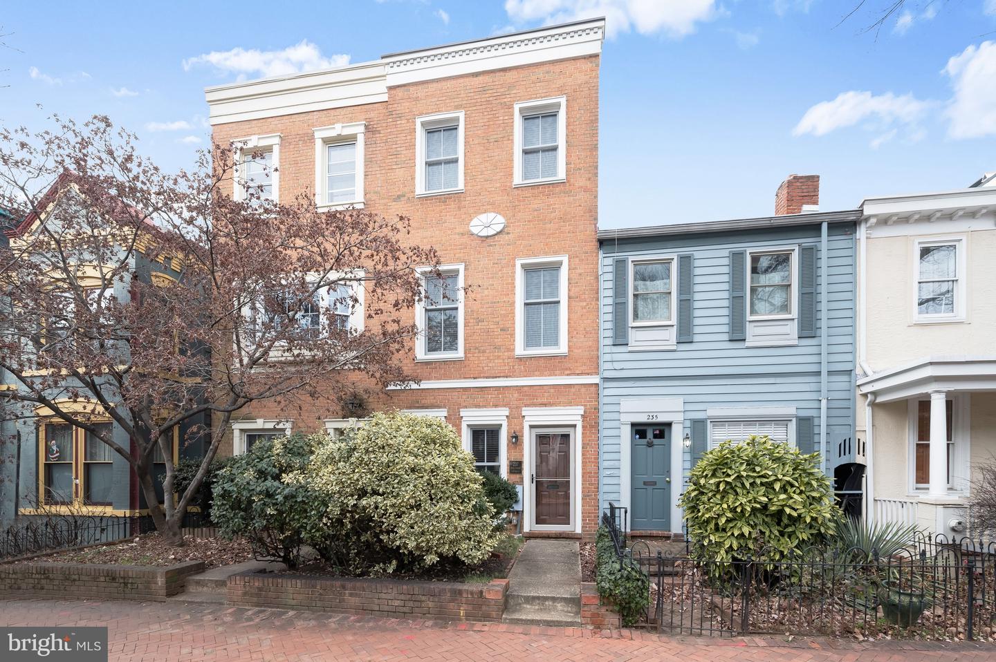 237 10th Street SE, Washington