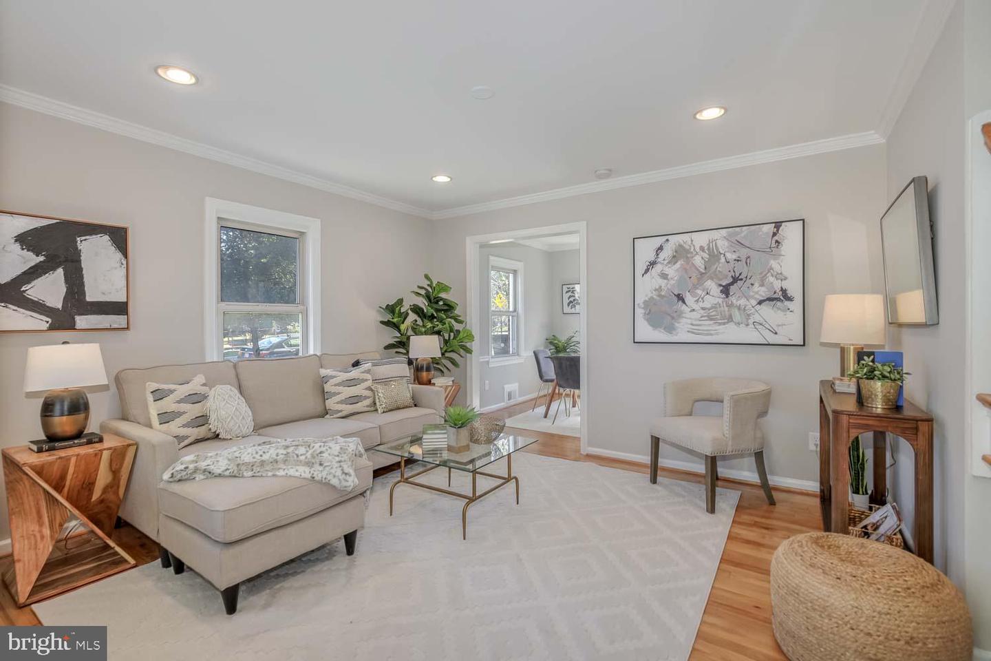 735 Emerson Street NE, Washington