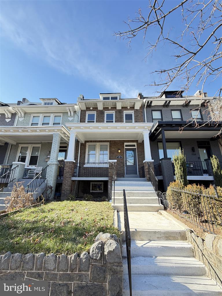1154 4th Street NE, Washington