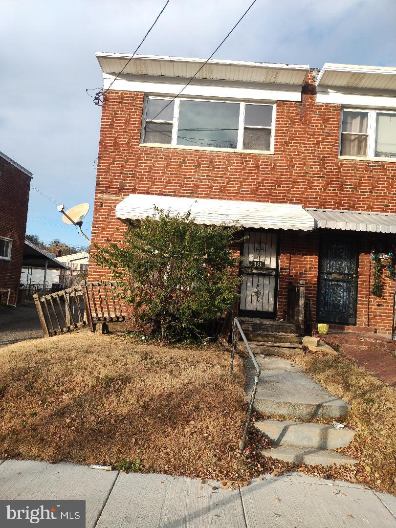 38 Sheridan Street NE