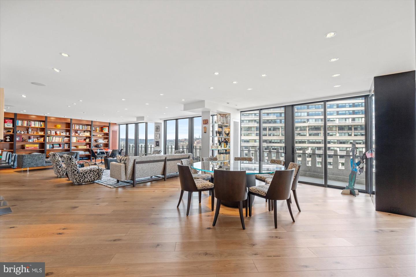 700 New Hampshire Avenue NW #708/709